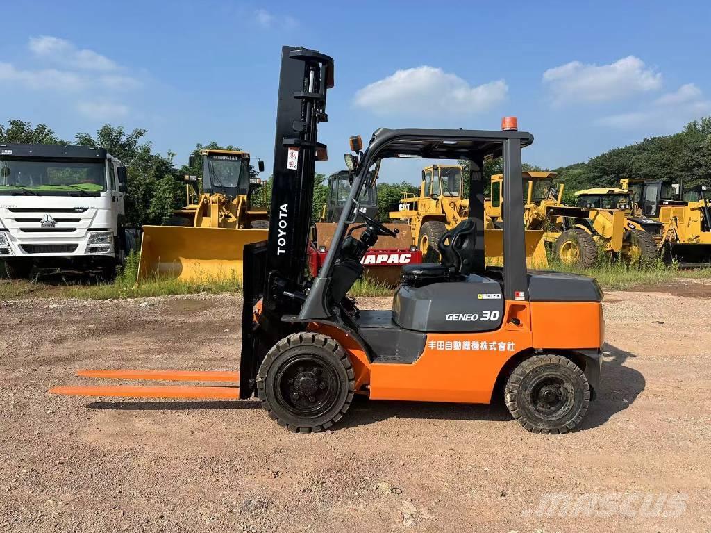 Toyota 30 forklift Dizelski viličari