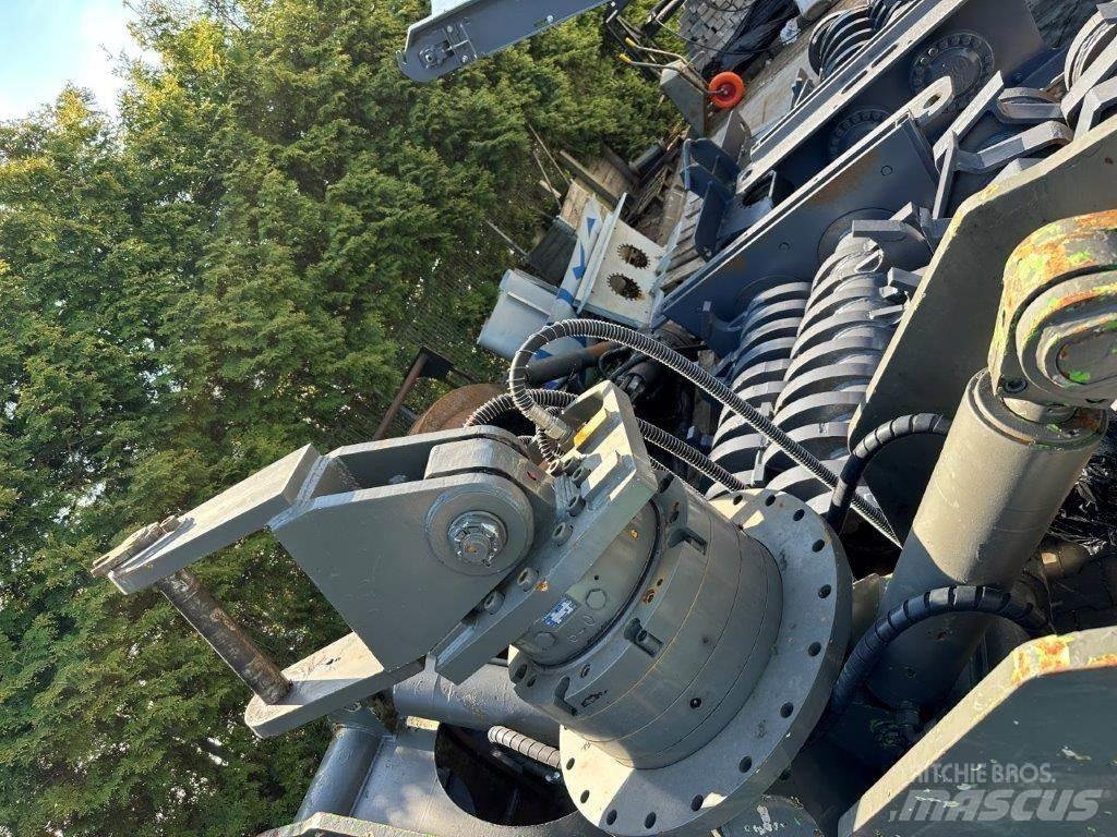 Sennebogen 735 M Bageri za manipuliranje materijalom / otpadom