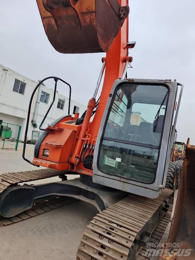 Hitachi ZX 135 US Bageri gusjeničari
