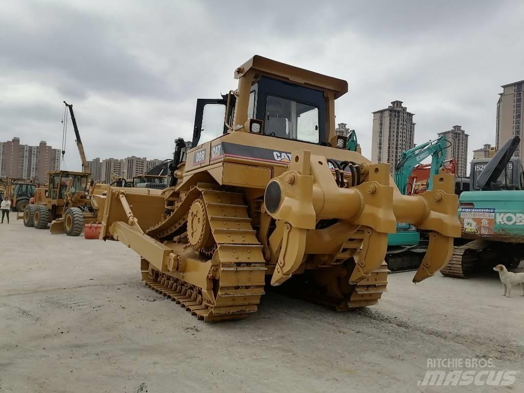 CAT D 8 R Buldožeri gusjeničari