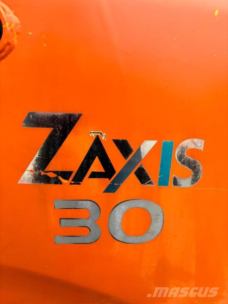 Hitachi ZX 30 Mini bageri <7t