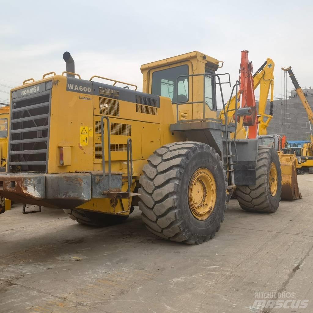 Komatsu WA 600-6 Utovarivači na kotačima