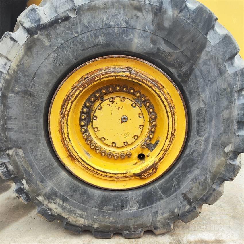 Komatsu WA 600-6 Utovarivači na kotačima