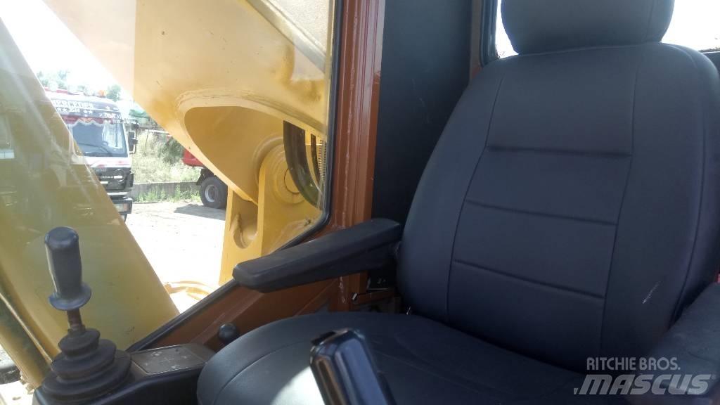 CAT 245 D ME Bageri gusjeničari