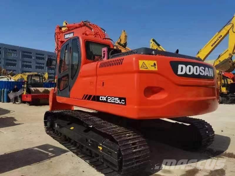 Doosan DX 225 Bageri gusjeničari