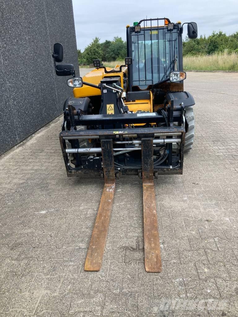 JCB 525-60 E Teleskopski viličari