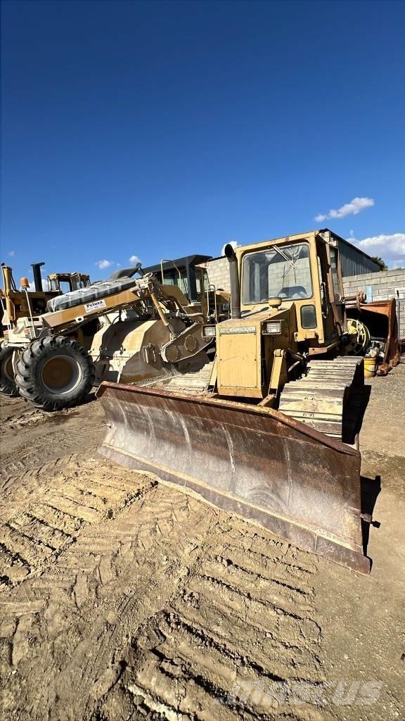 CAT D 4 C Buldožeri gusjeničari