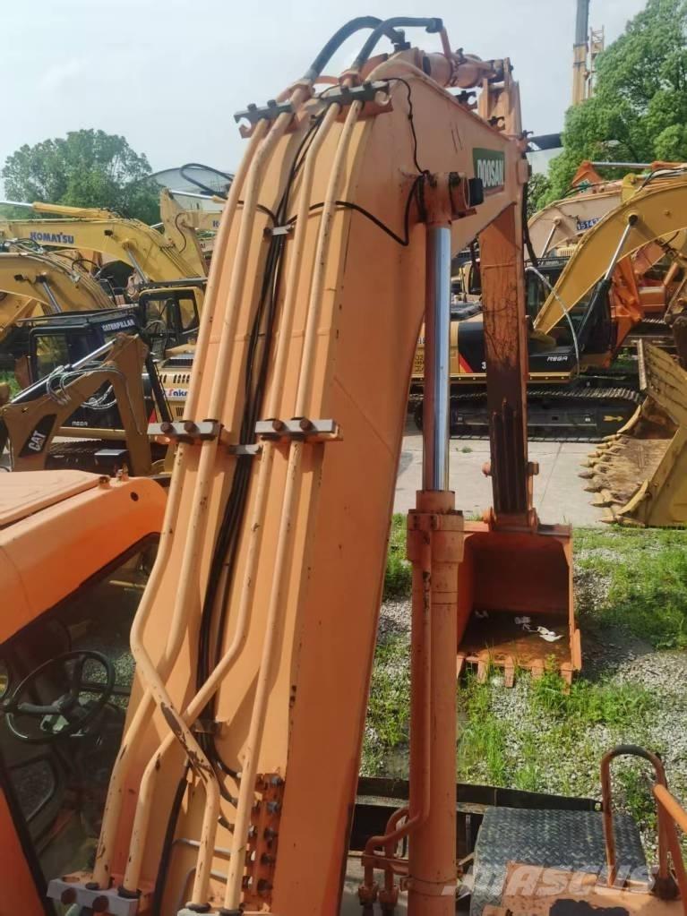 Doosan DH 210 W-7 Bageri na kotačima
