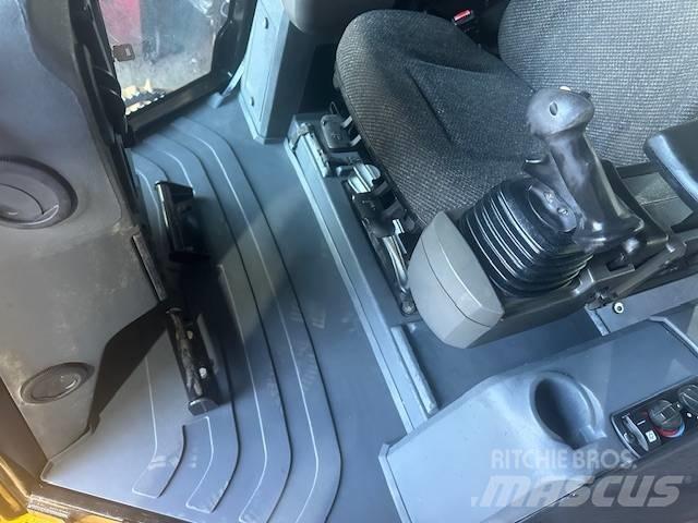 CAT D 5 Buldožeri gusjeničari