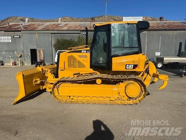 CAT D 5 Buldožeri gusjeničari