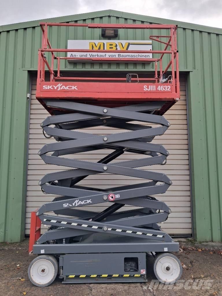 SkyJack SJ III 4632 Škaraste platforme