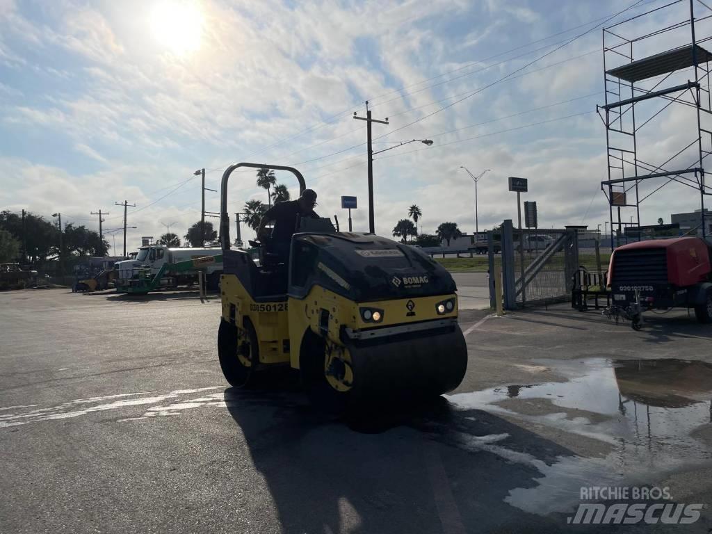 Bomag BW 138 Valjci sa dvojnim bubnjem