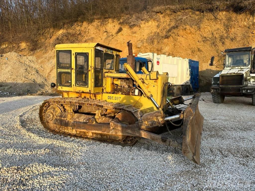 CAT D 6 C Buldožeri gusjeničari