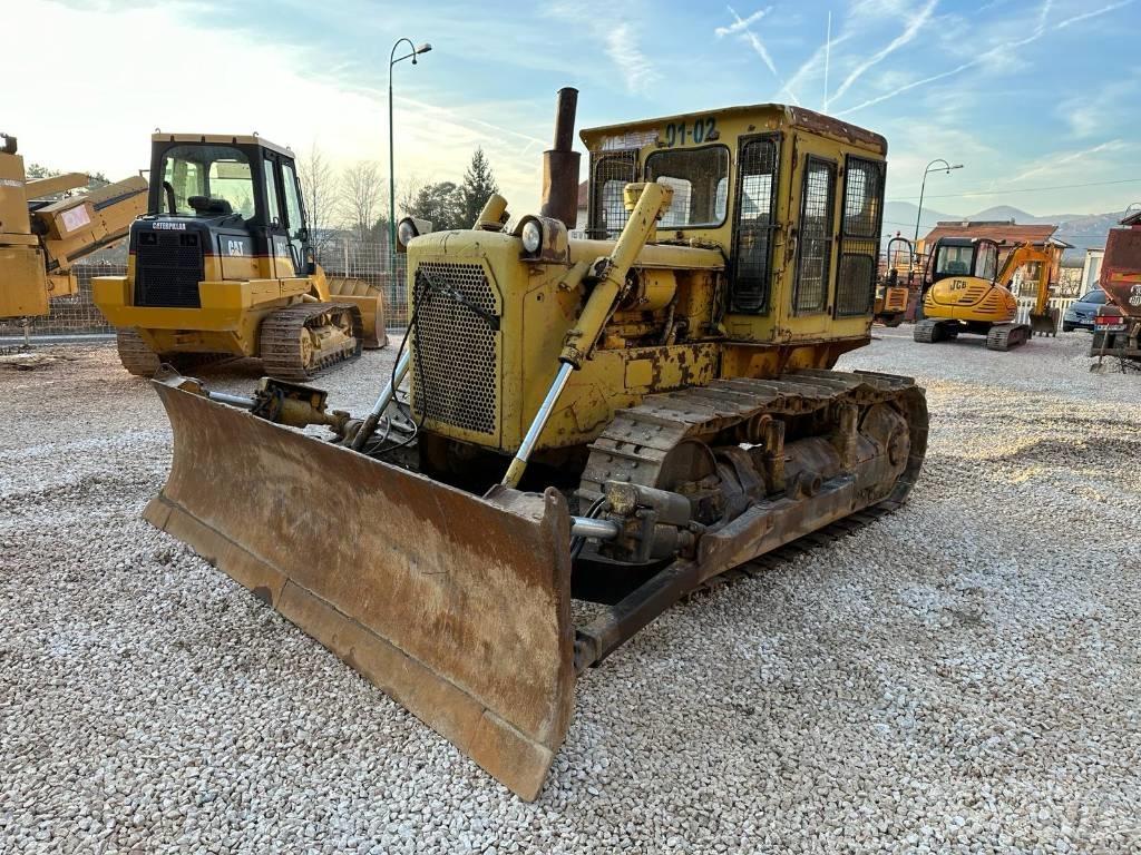 CAT D 6 C Buldožeri gusjeničari