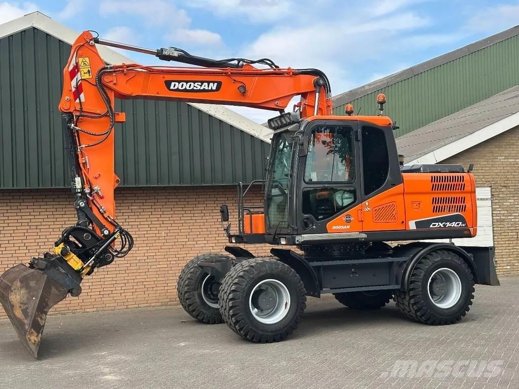 Doosan DX140W-5 Bageri na kotačima