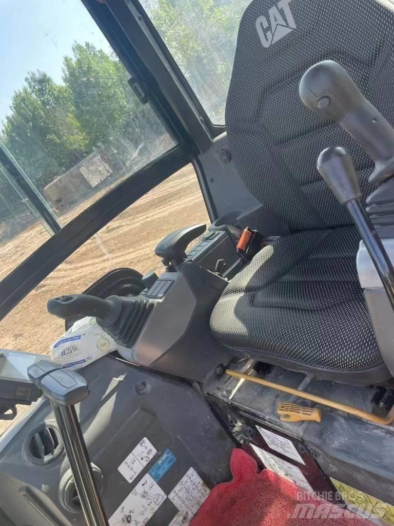 CAT 302 Mini bageri <7t