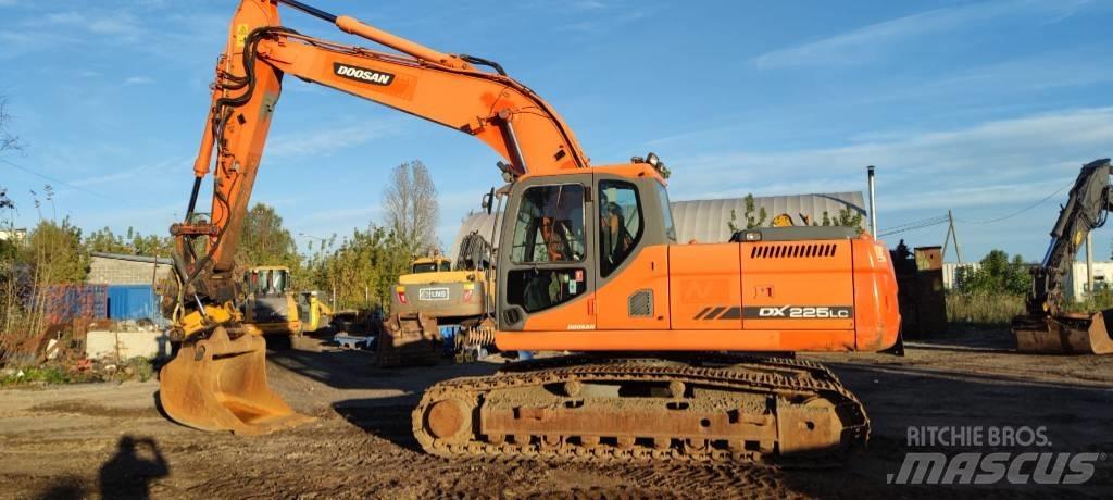 Doosan 225 LC Bageri gusjeničari