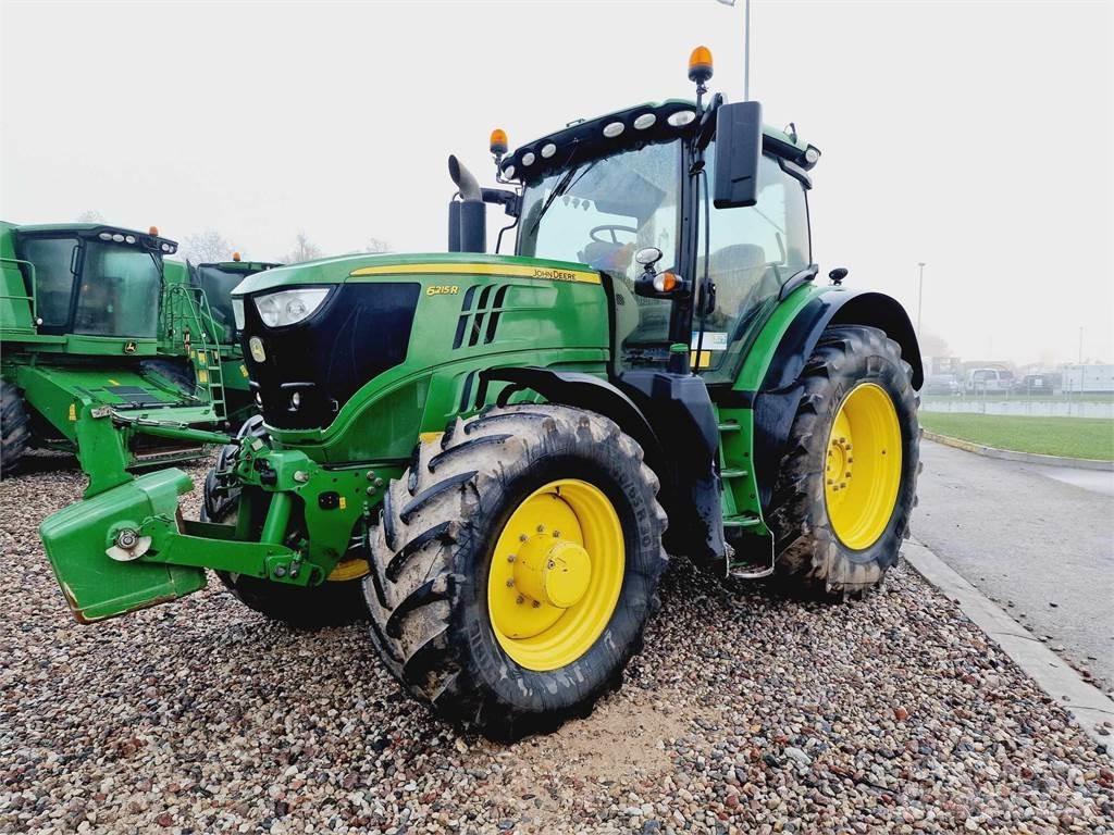 John Deere 6215R Traktori