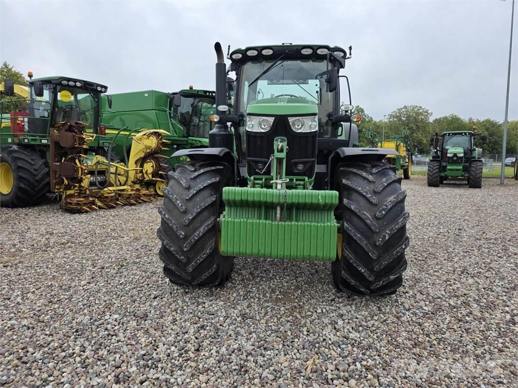 John Deere 6215R Traktori