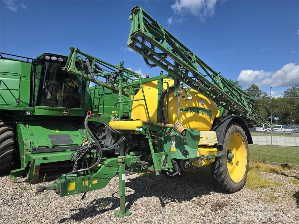 John Deere 740 Vučene prskalice
