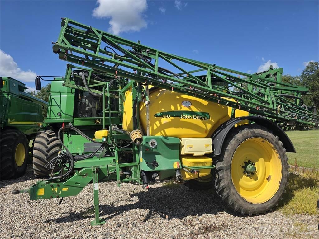 John Deere 740 Vučene prskalice