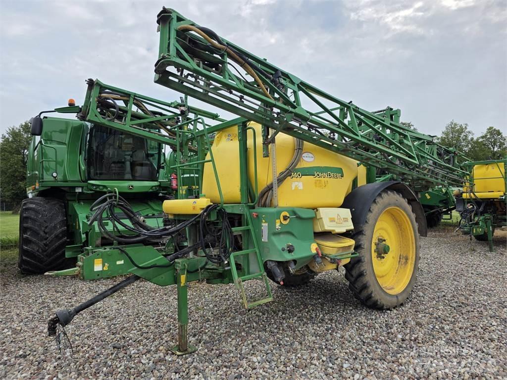 John Deere 740 Vučene prskalice