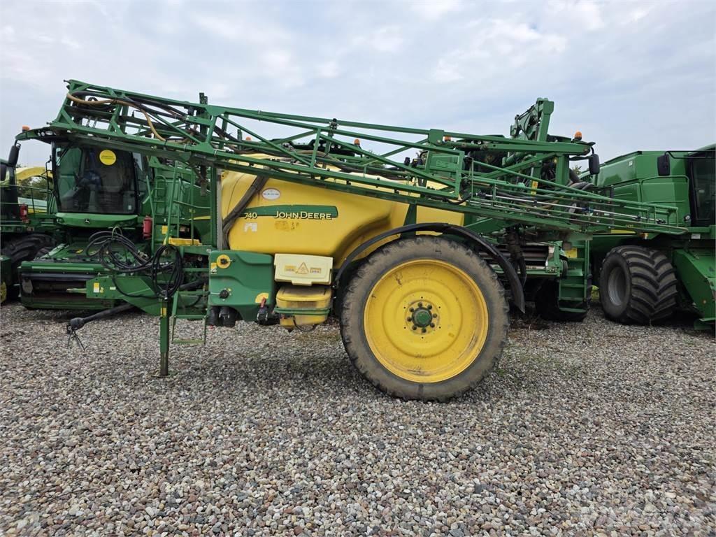 John Deere 740 Vučene prskalice