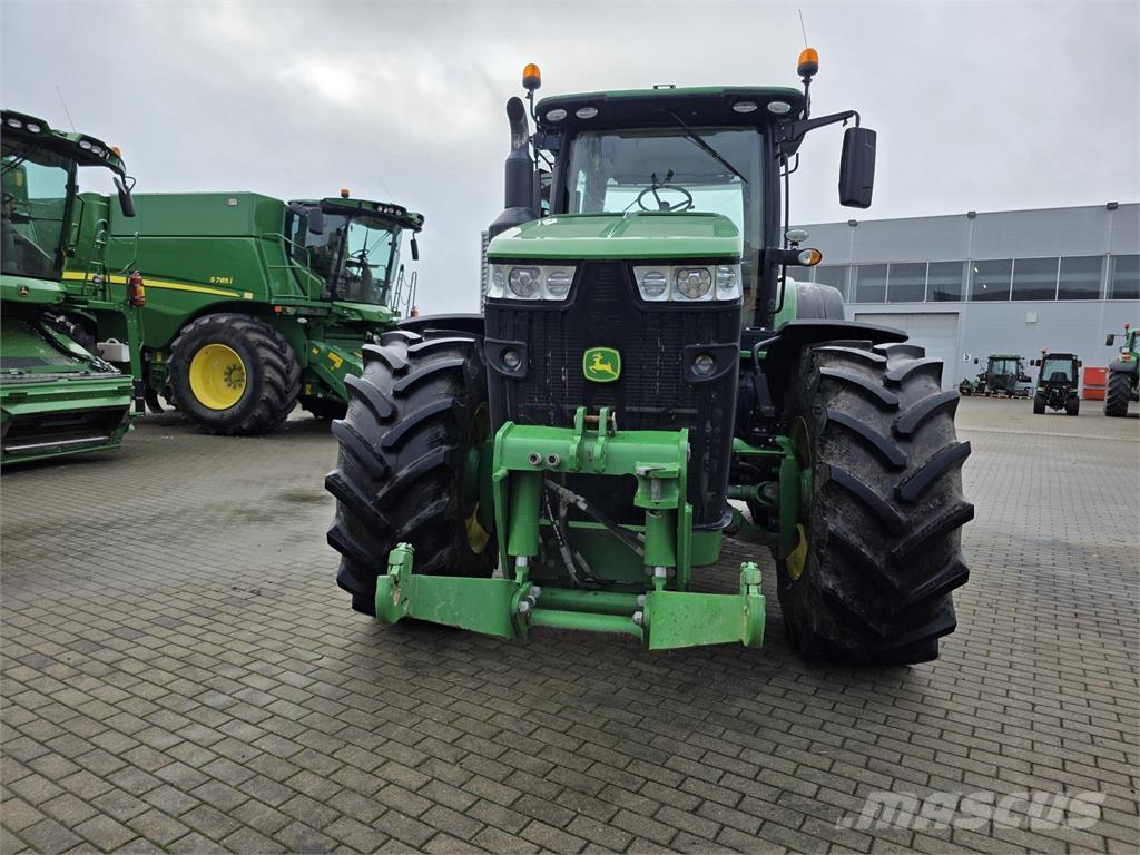 John Deere 8320R Traktori