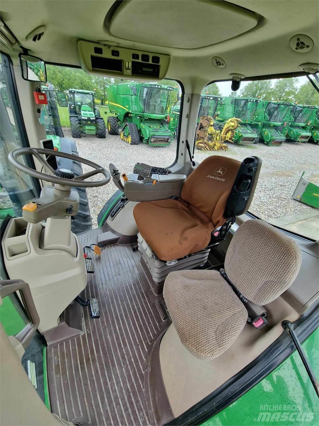 John Deere 8345R Traktori