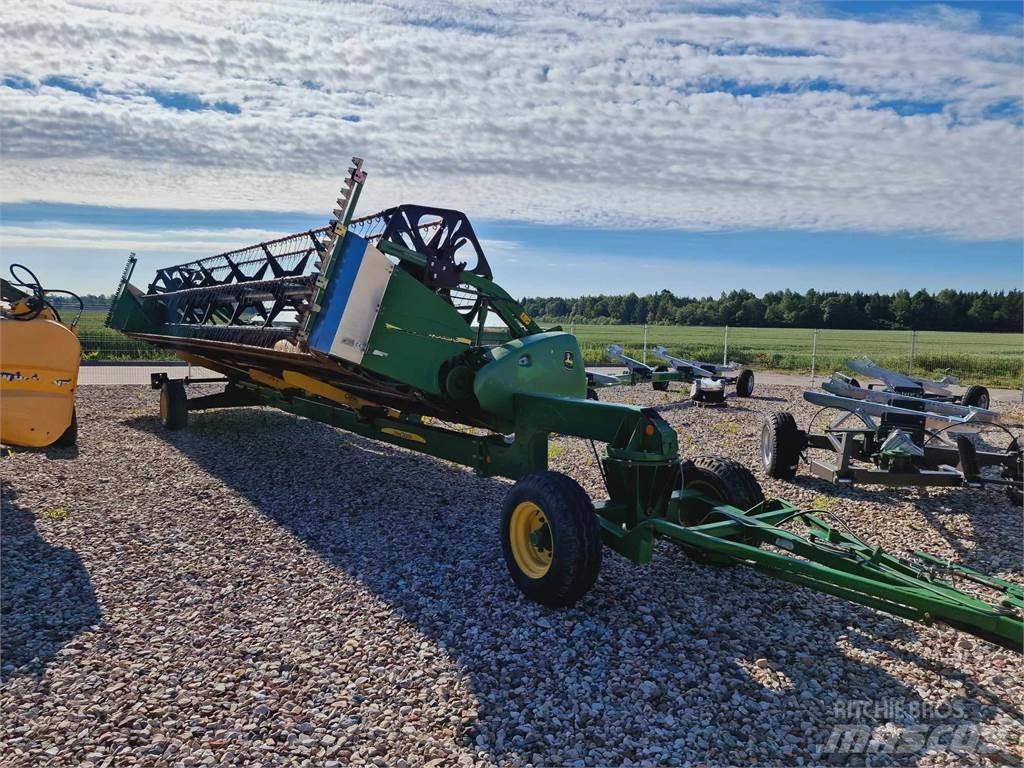 John Deere S680 Traktori