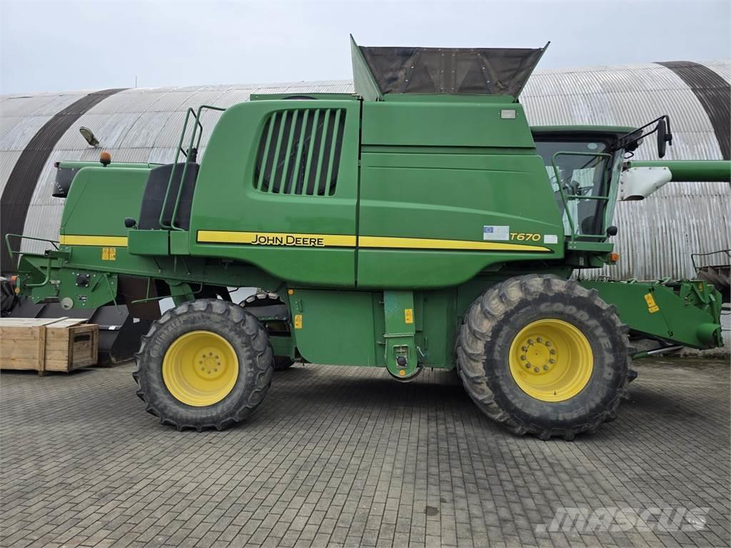 John Deere T670 Kombajni