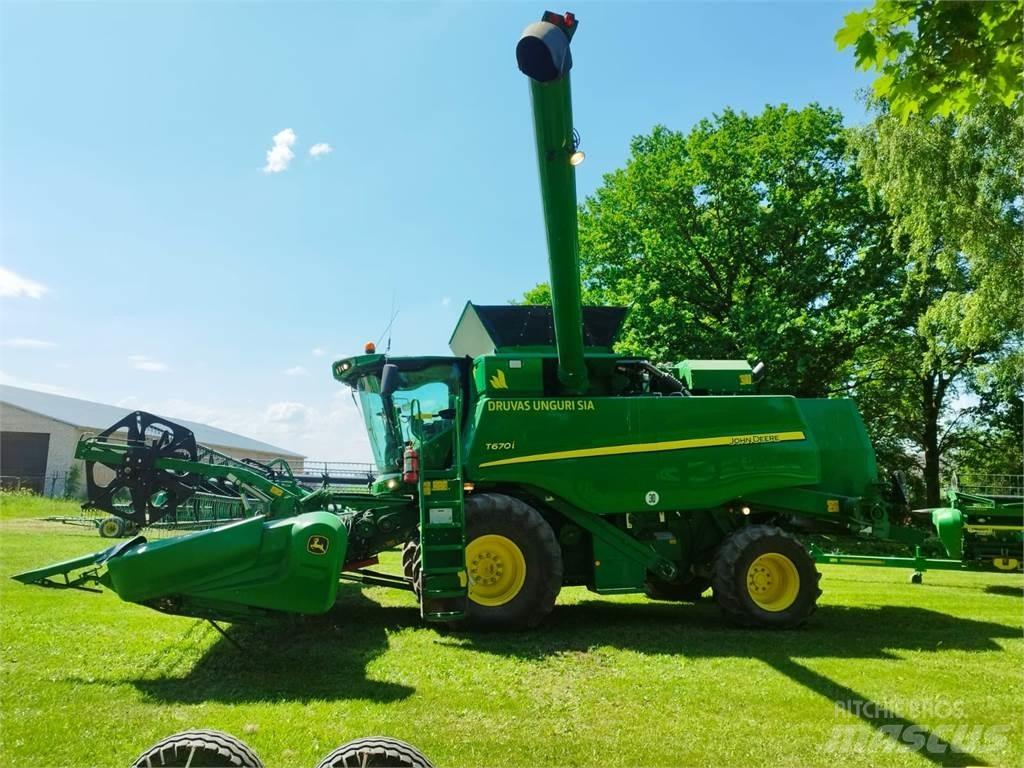 John Deere T670i Kombajni