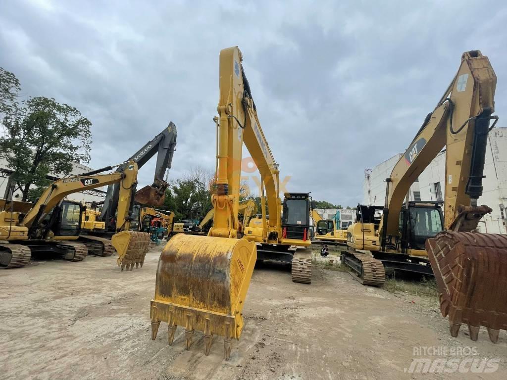 Komatsu PC 220 Bageri gusjeničari