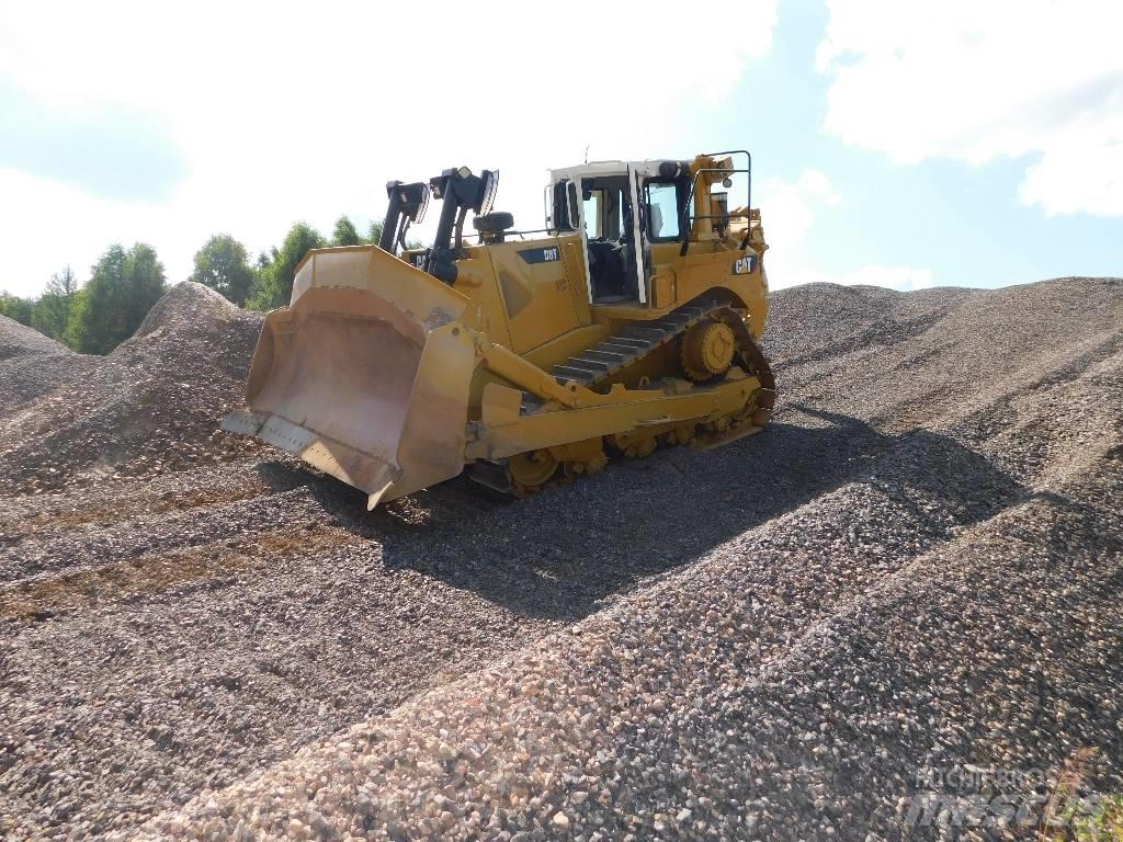 CAT D 8 T Buldožeri gusjeničari