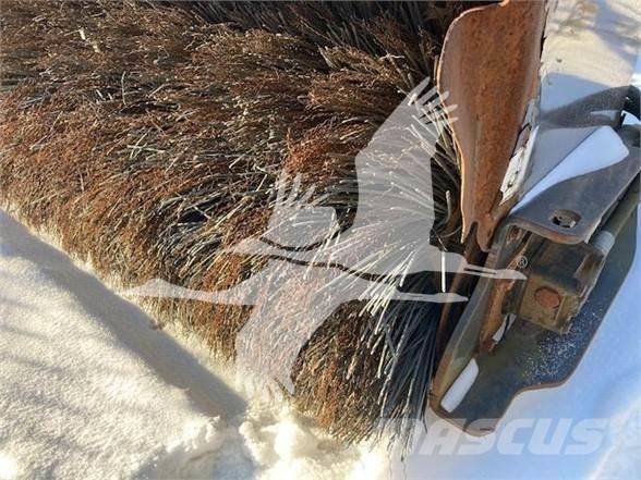 Sweepster QC 8 Strojevi za metenje