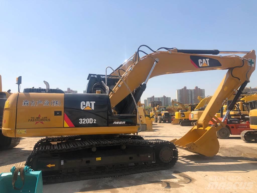 CAT 320 D 2 Midi bageri 7t – 12t
