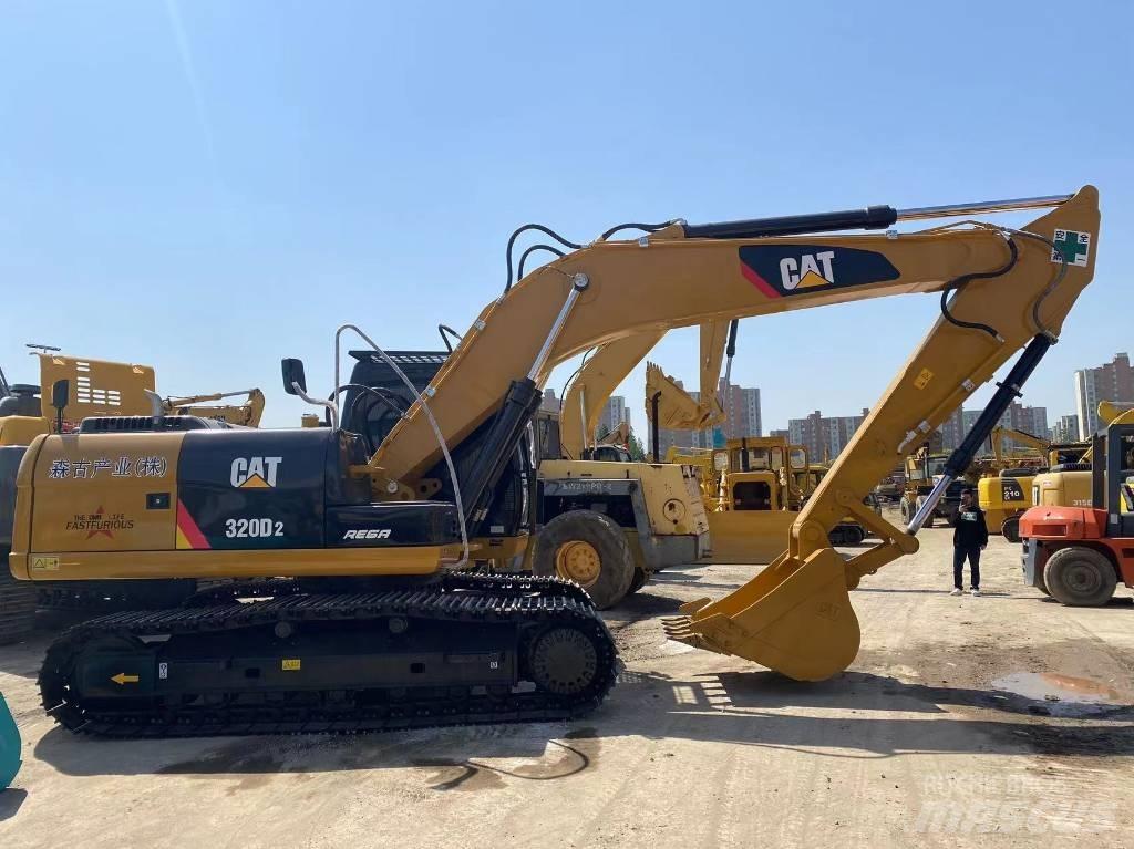 CAT 320 D 2 Midi bageri 7t – 12t