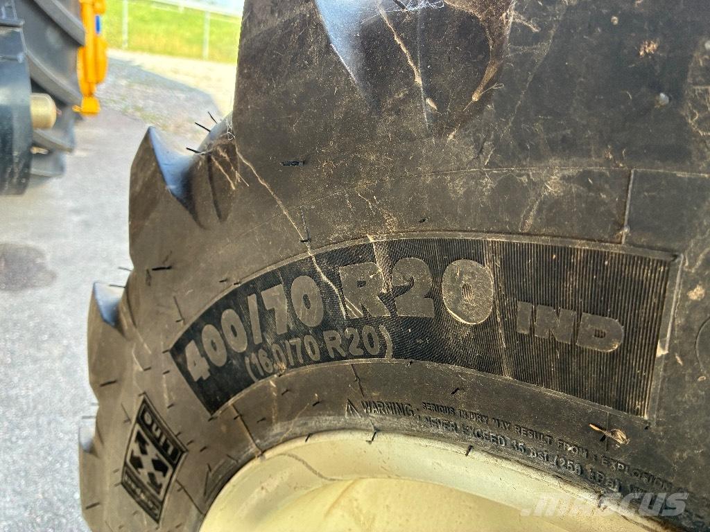 New Holland Tc 4.90 Kombajni