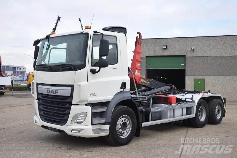 DAF CF 460 Rol kiper kamioni s kukama za dizanje