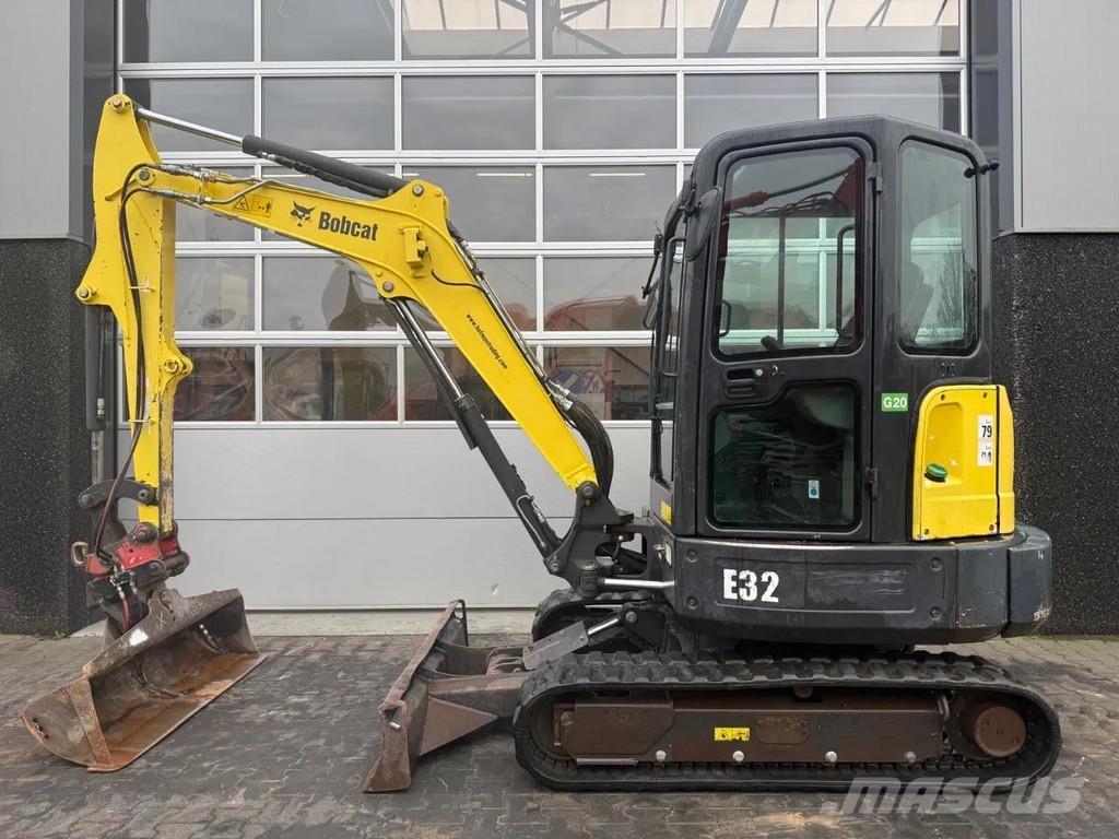 Bobcat E32 Mini bageri <7t