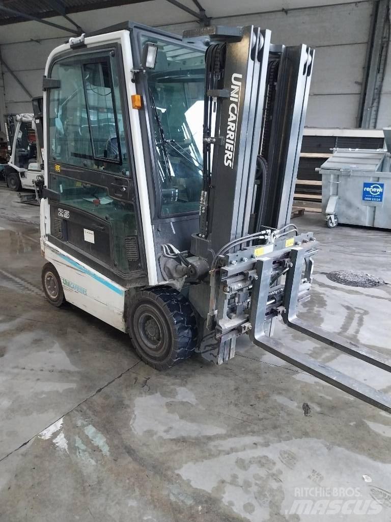 UniCarriers QX25 Električni viličari