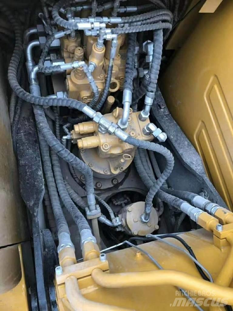 Sany SY 135 C Bageri gusjeničari