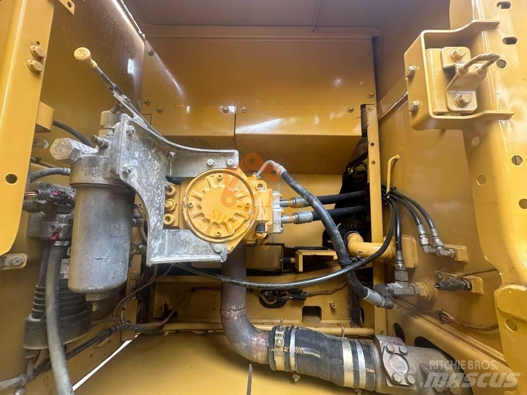 CAT 330 Bageri gusjeničari