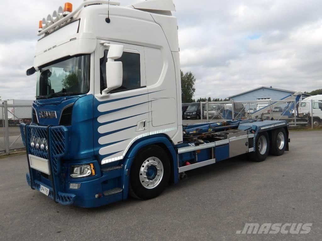 Scania R580 6x2 Rol kiper kamioni s kukama za dizanje