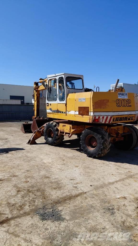 Liebherr A 902 Bageri na kotačima