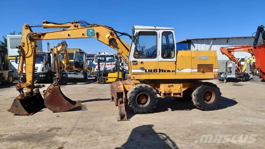 Liebherr A 902 Bageri na kotačima