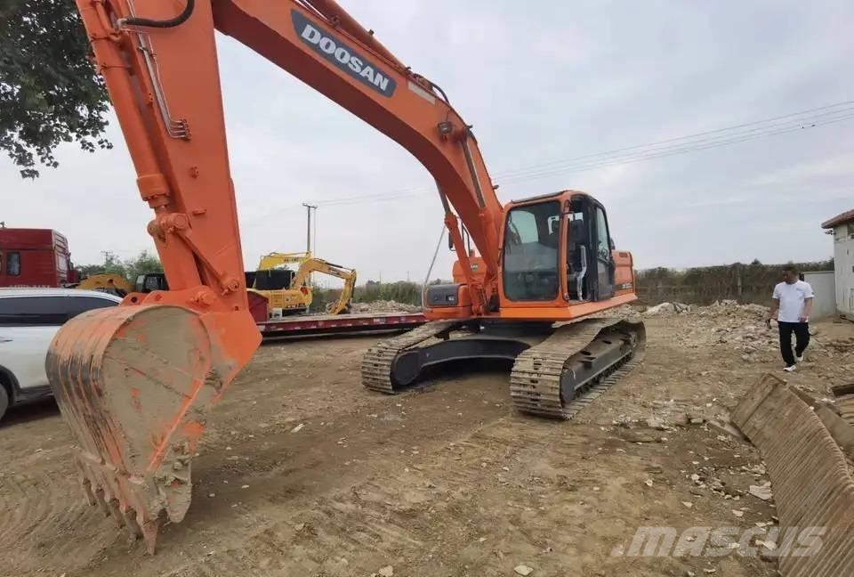 Doosan DX300LC Bageri gusjeničari