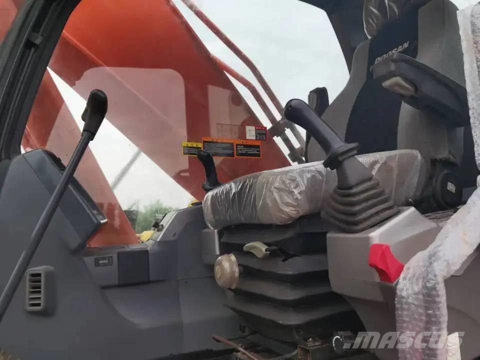 Doosan DX300LC Bageri gusjeničari