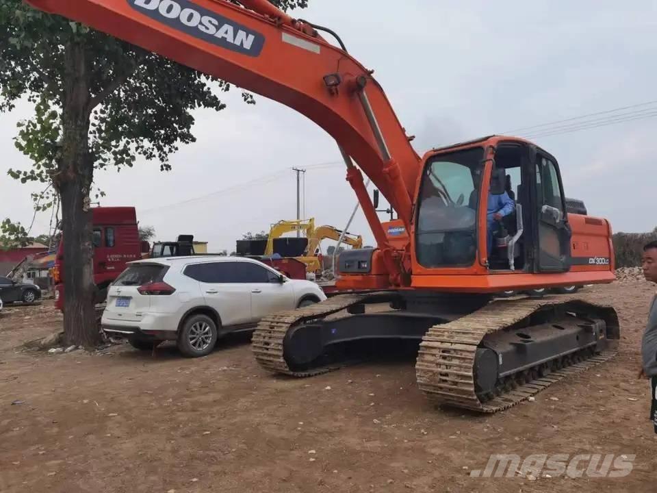 Doosan DX300LC Bageri gusjeničari