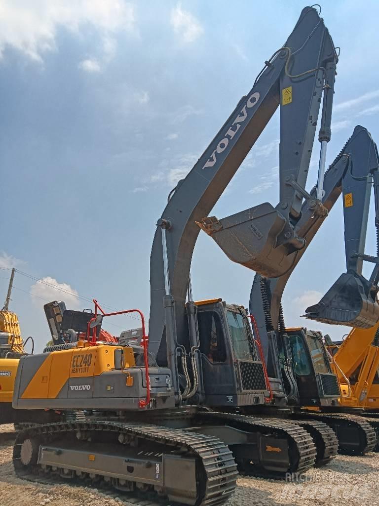Volvo EC 240 Bageri gusjeničari